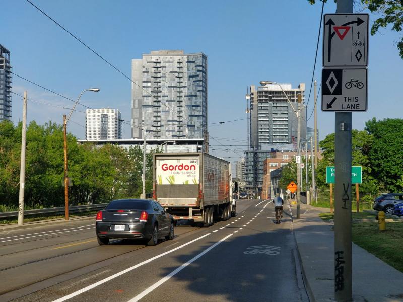 Dundas St E looking east toward the Don.