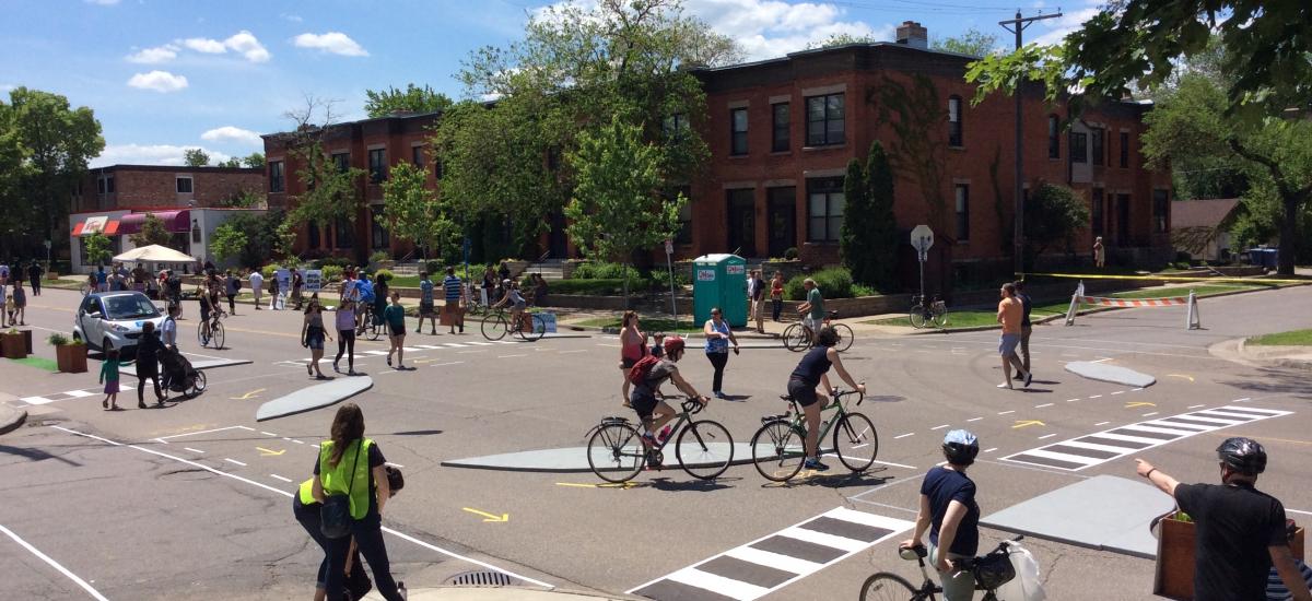 Pop up protected intersection