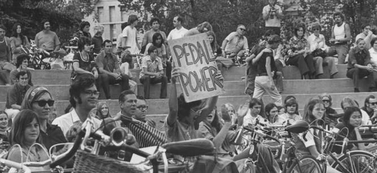 historical photo of biking in toronto