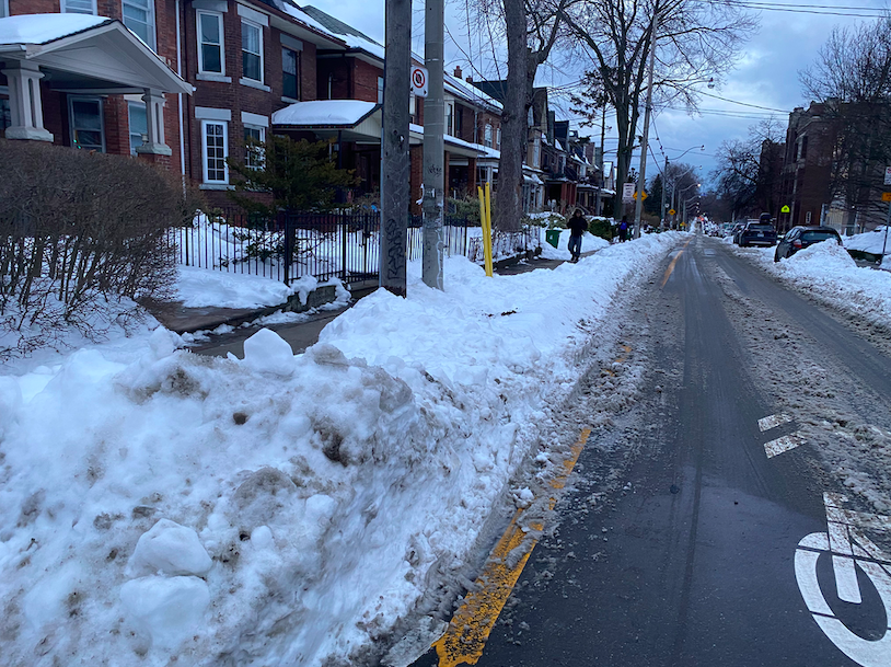 Shaw St contraflow covered in snow and ice