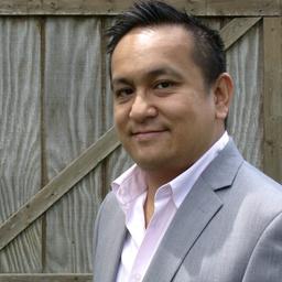 Headshot of Marvin Macaraig